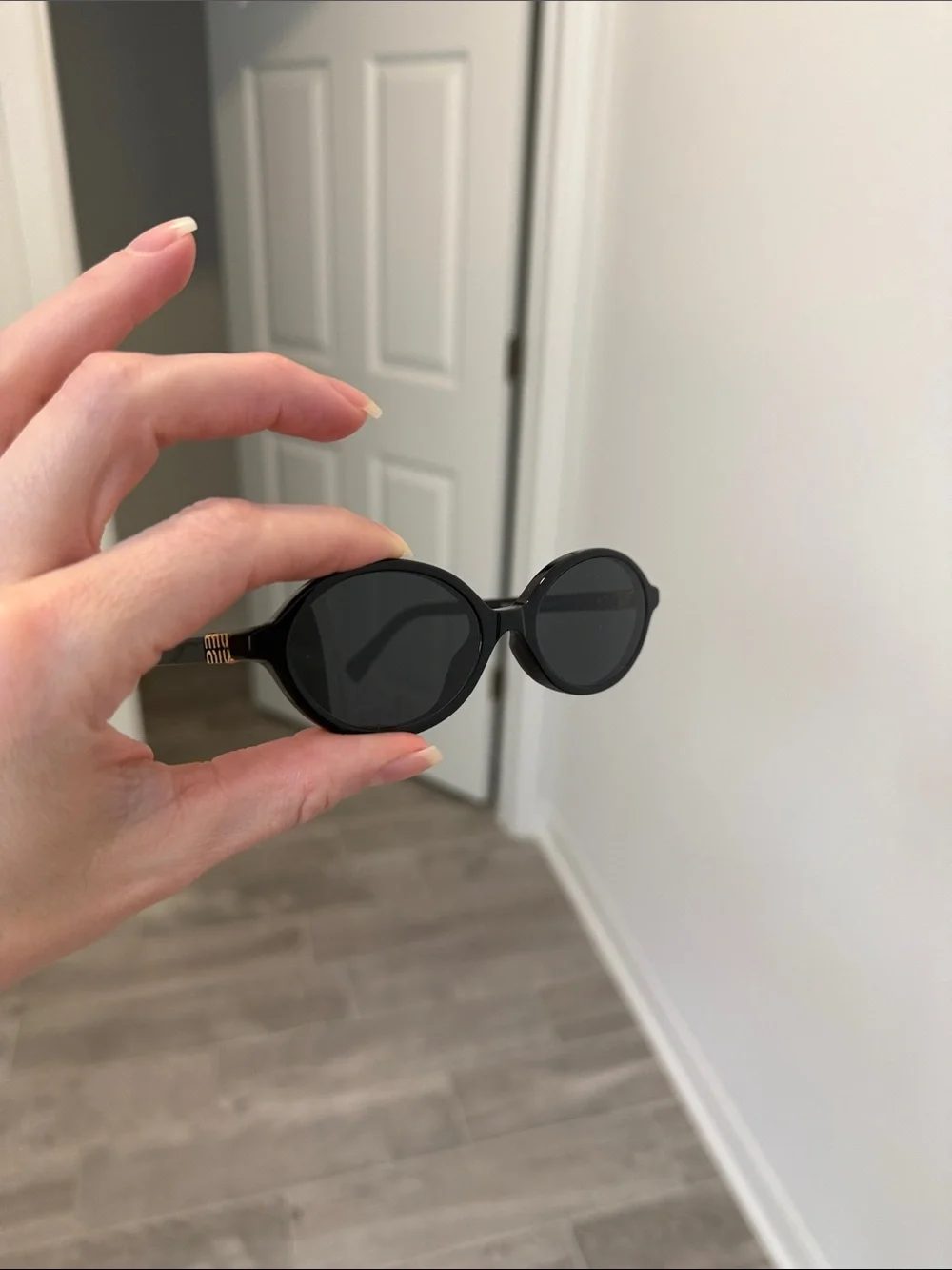 Miu Miu Black Round Sunglasses with Pink Velvet Case Like New Original